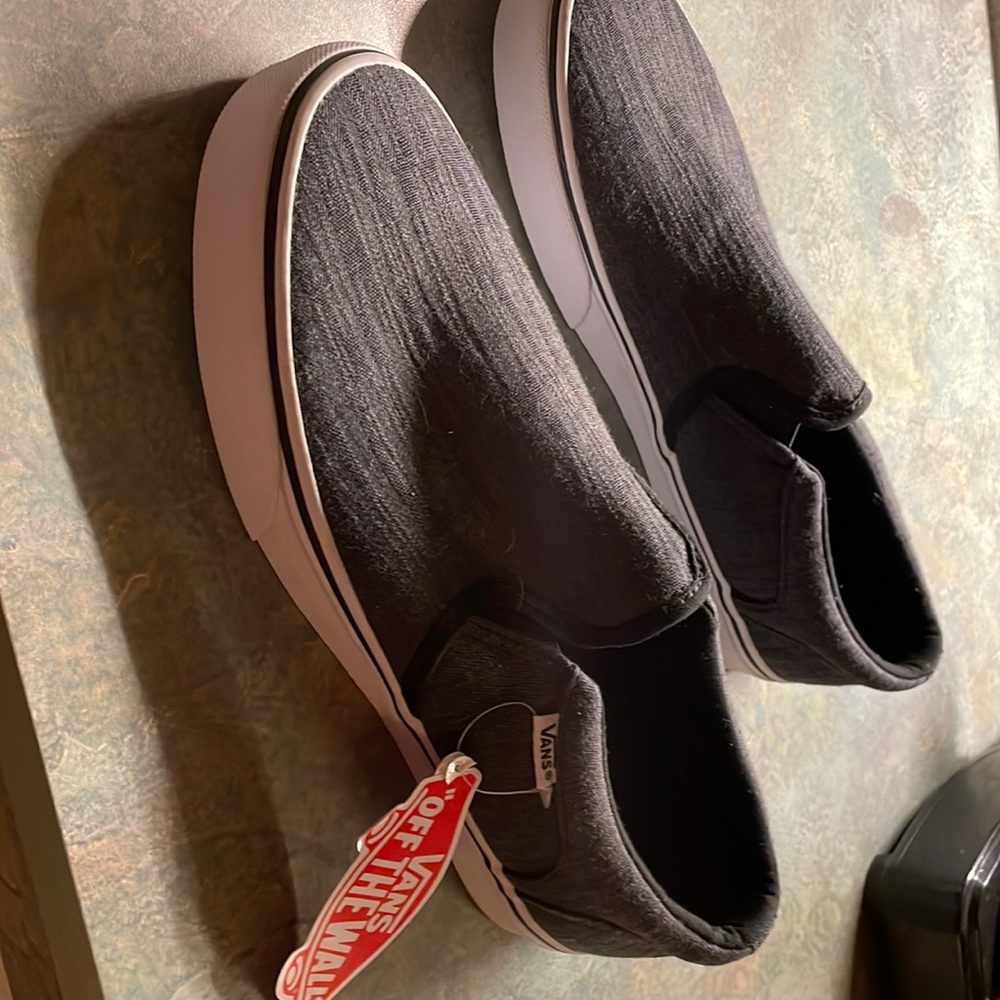 NWT vans slip on grey grain .